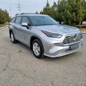 Toyota Highlander 2022