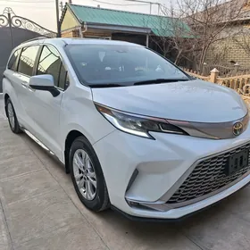 Toyota Sienna 2021