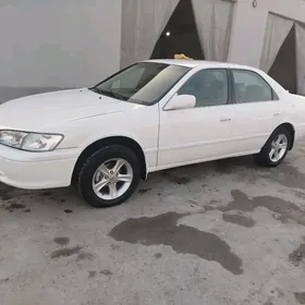 Toyota Camry 2001