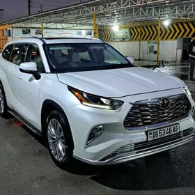 Toyota Highlander 2020