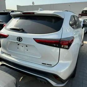 Toyota Highlander 2021