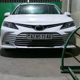 Toyota Camry 2019