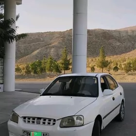 Hyundai Accent 2000