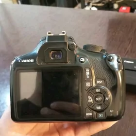 Canon 1300D