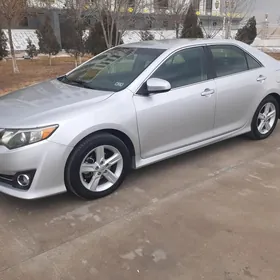 Toyota Camry 2013