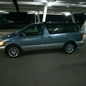 Toyota Sienna 2000