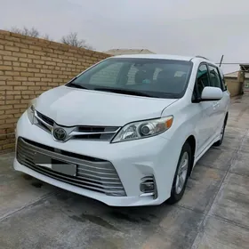 Toyota Sienna 2018