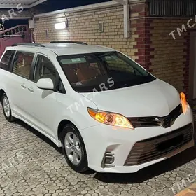 Toyota Sienna 2020