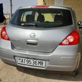 Nissan Versa 2010