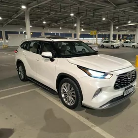 Toyota Highlander 2020