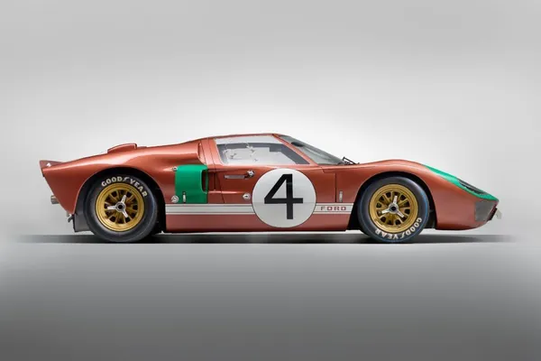 Легендарный Ford GT40 из фильма «Ford против Ferrari» выставлен на аукцион