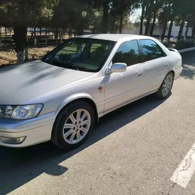 Toyota Camry 2001