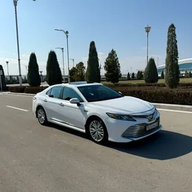 Toyota Camry 2018