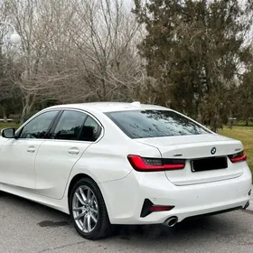 BMW 330 2019