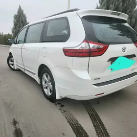 Toyota Sienna 2017