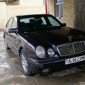 Mercedes-Benz E320 1996