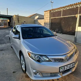 Toyota Camry 2012