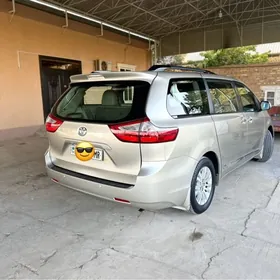 Toyota Sienna 2017