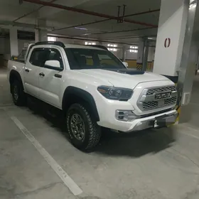 Toyota Tacoma 2018