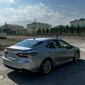 Toyota Camry 2018