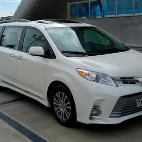 Toyota Sienna 2020