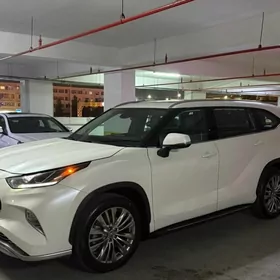 Toyota Highlander 2021