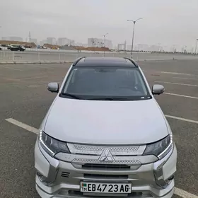 Mitsubishi Outlander 2022