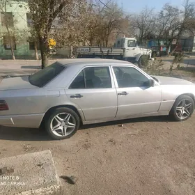 Mercedes-Benz 230E 1988