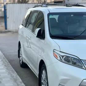 Toyota Sienna 2018