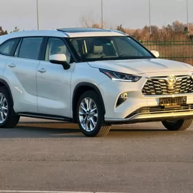 Toyota Highlander 2021