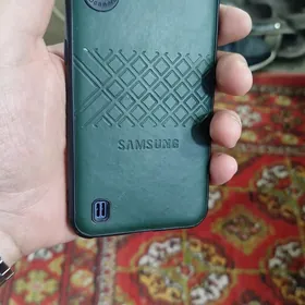 Samsung Galaxy A01 ozi