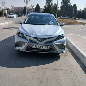 Toyota Camry 2021