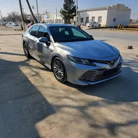 Toyota Camry 2018