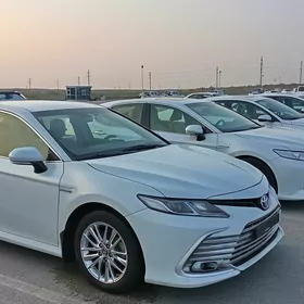 Toyota Camry Hybrid 2021