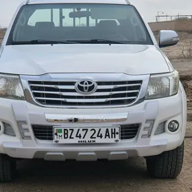 Toyota Hilux 2011