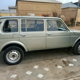 Lada Niva 2000