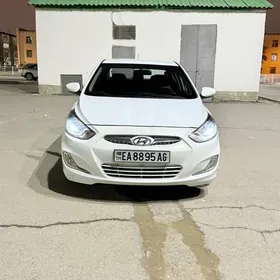 Hyundai Accent 2011