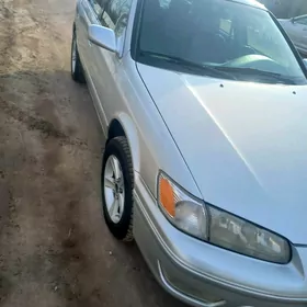 Toyota Camry 2000