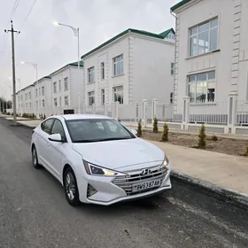 Hyundai Elantra 2019