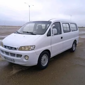 Hyundai H-1 2002