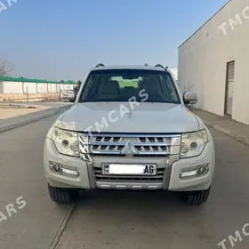 Mitsubishi Pajero 2015