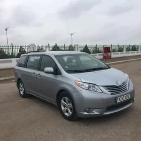 Toyota Sienna 2016