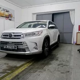 Toyota Highlander 2019