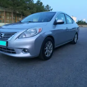 Nissan Versa 2013