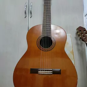 Yamaha c40