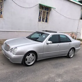 Mercedes-Benz E320 2002