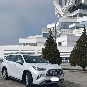 Toyota Highlander 2022