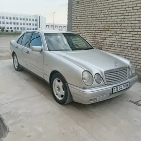 Mercedes-Benz E320 1999