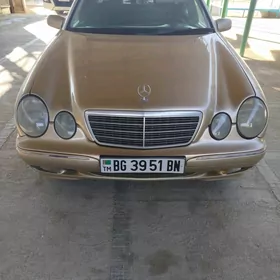 Mercedes-Benz E320 2000