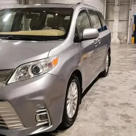 Toyota Sienna 2016